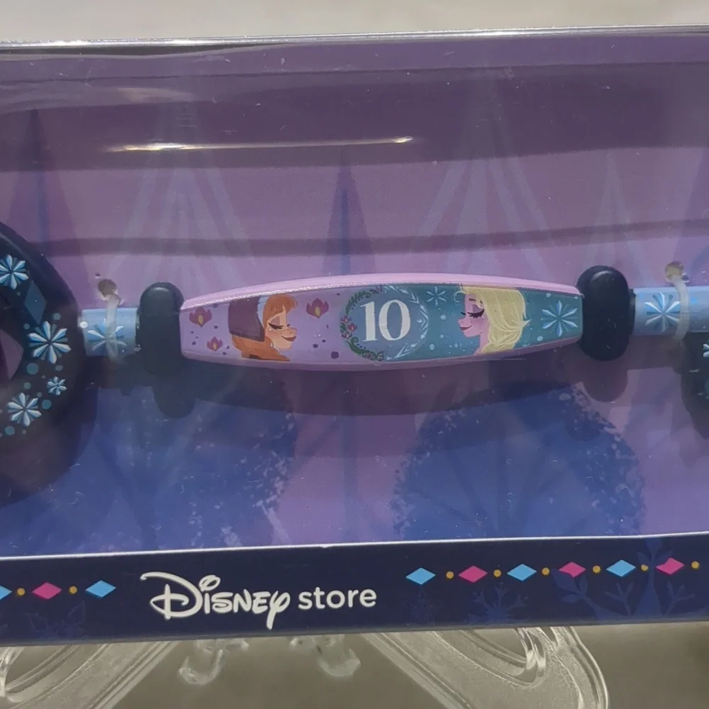 Disney Store Frozen Ceremony key - Picture 3 of 5